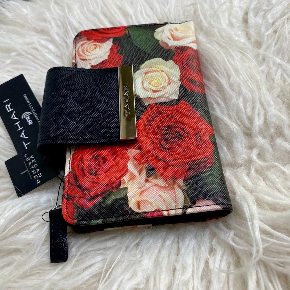 SOLD Tahari Floral Wallet, Bi-fold, RFID protection - Picture 5 of 7